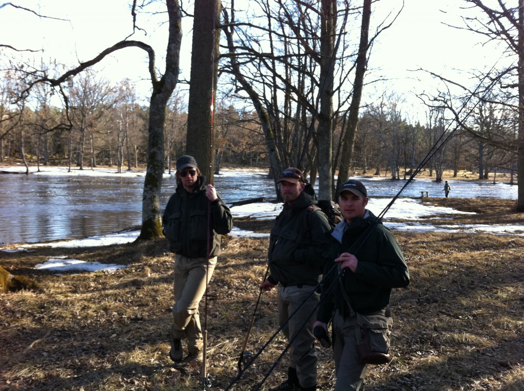 Säta, Anders & Orkla-Ola snackar taktik vid Blackwater Pool